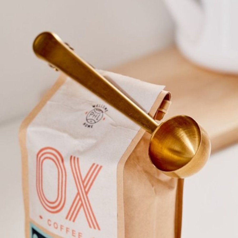Urban Outffiters GOLD COFFEE SCOOP clip new